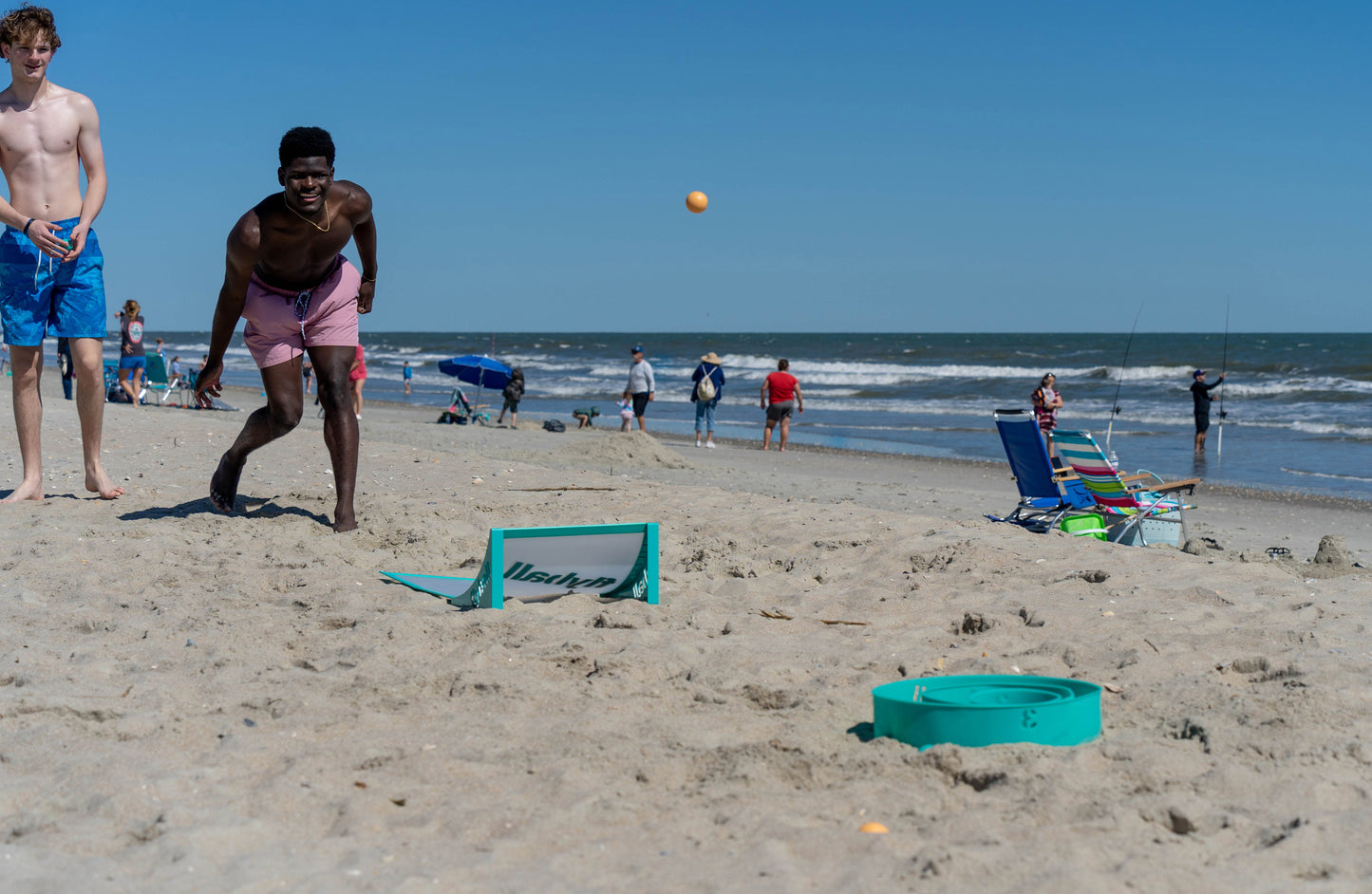 Flyball beach game