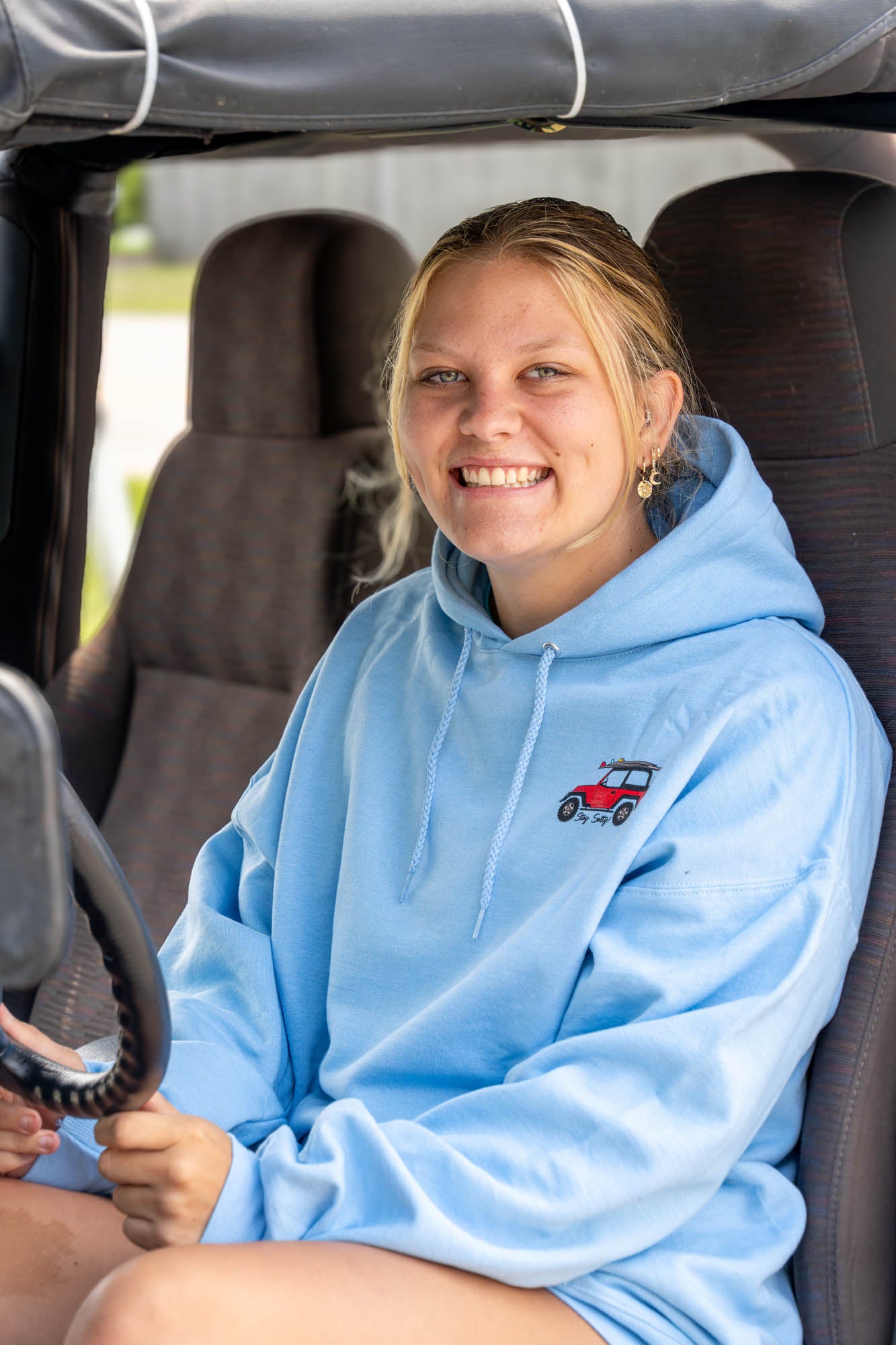 Surf Jeep - Mid-weight Beach Hoodie